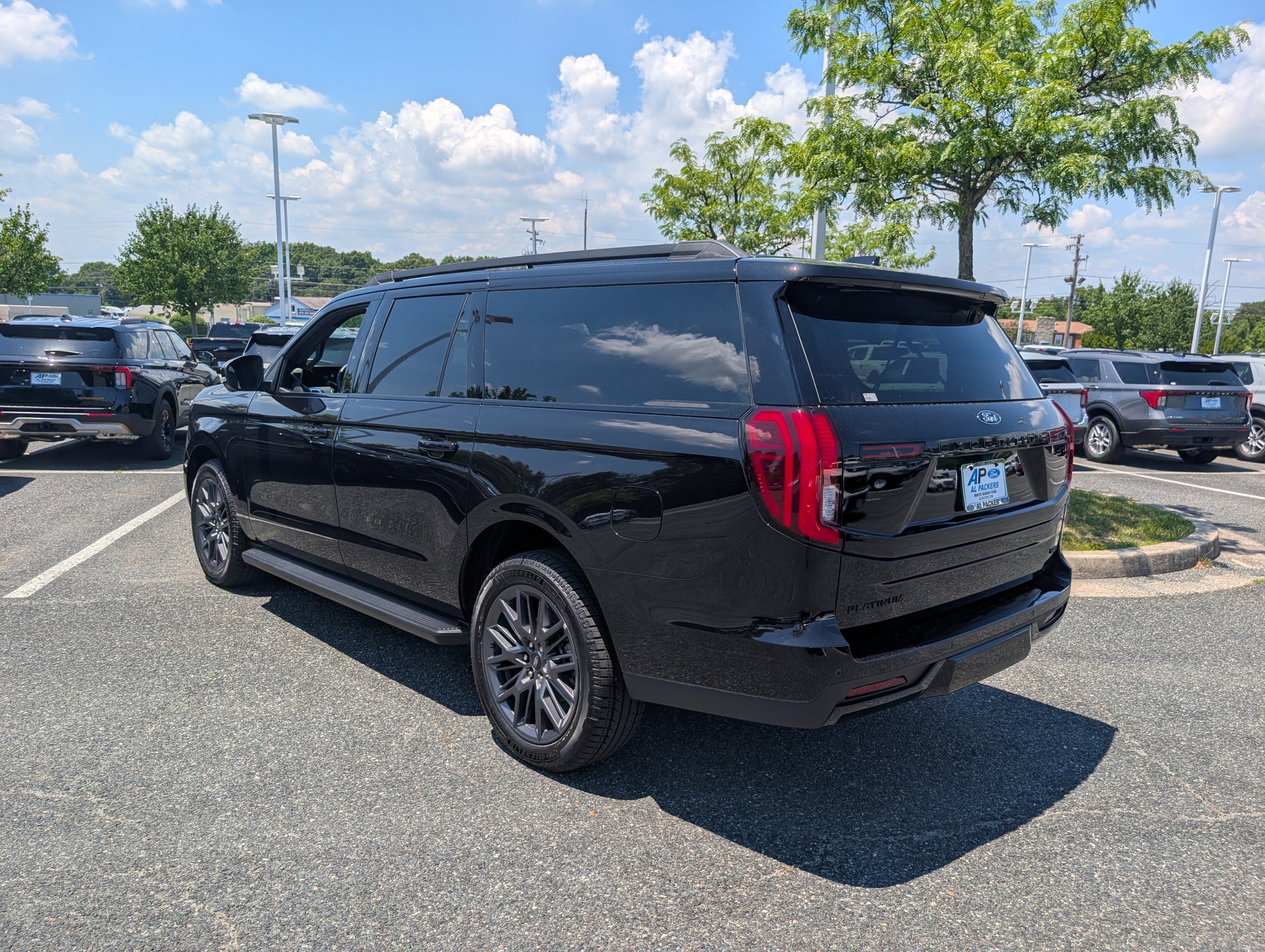 New 2026 Ford Expedition Max Platinum w/ Stealth Appearance Package AWD/4WD image 3