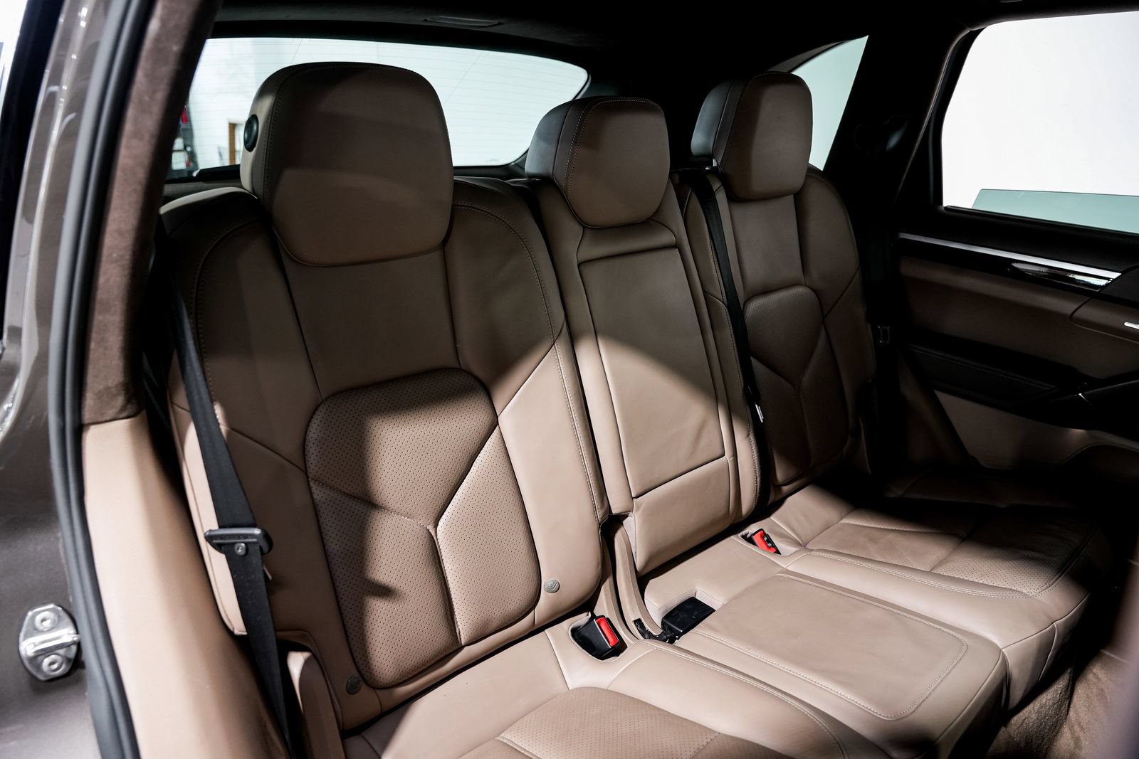 Used 2013 Porsche Cayenne Turbo AWD/4WD image 34