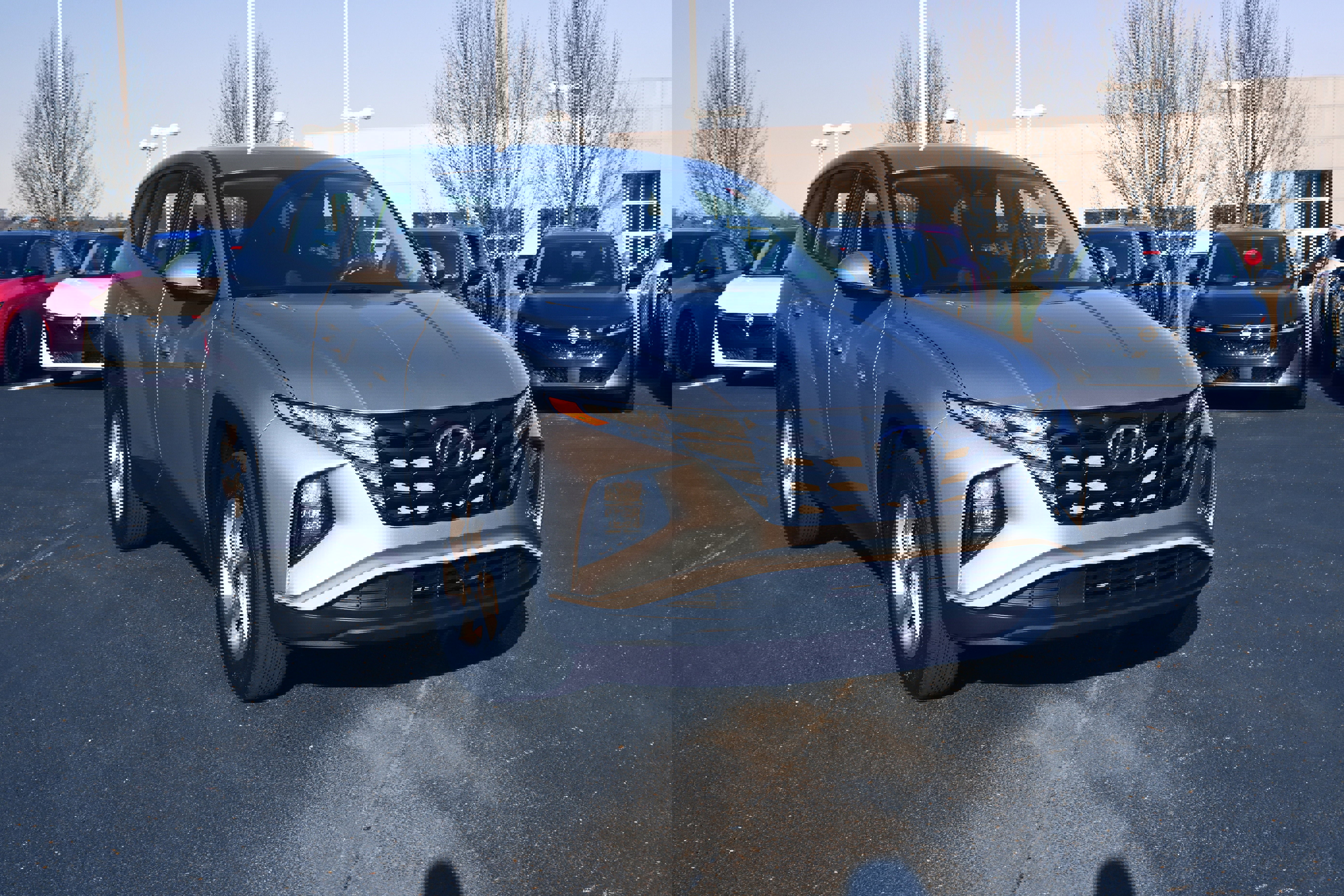 Used 2023 Hyundai Tucson SE image 2