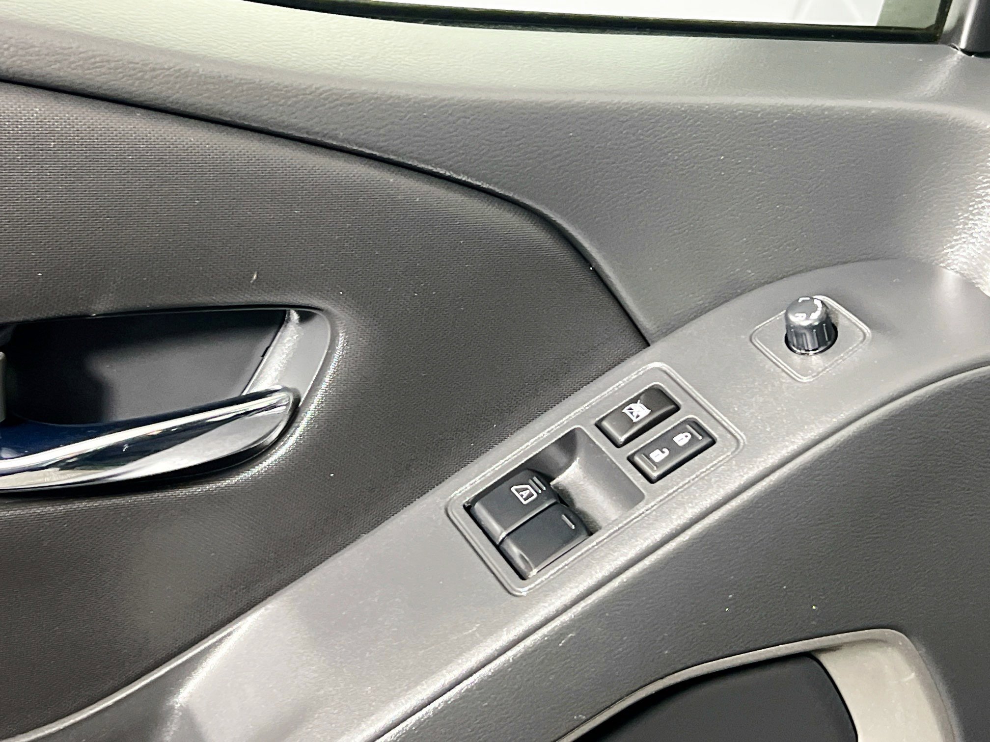 Used 2023 Nissan Frontier SV w/ Technology Package image 15