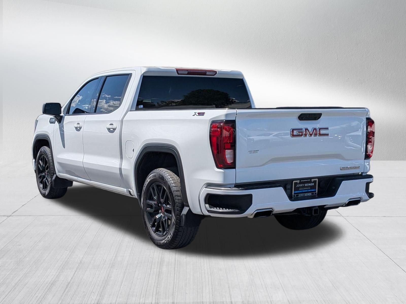 Certified 2023 GMC Sierra 1500 Elevation w/ X31 Off-Road Package AWD/4WD image 4