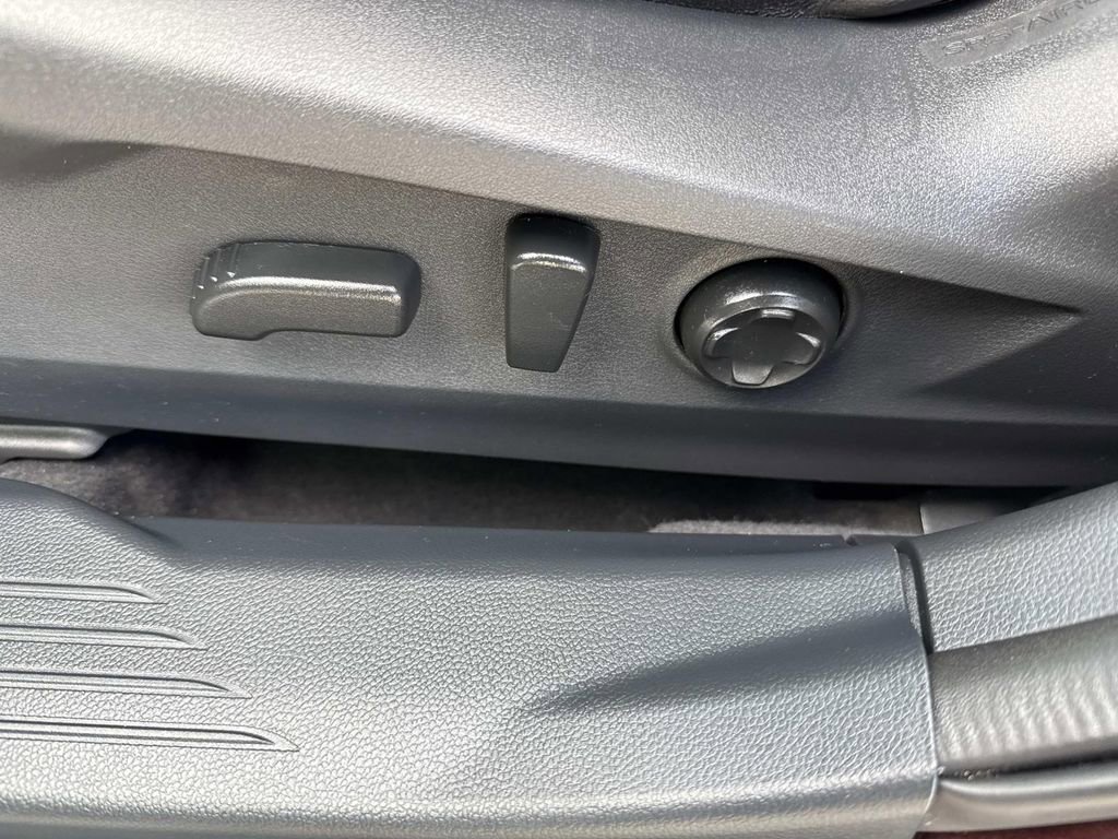 Used 2025 Subaru Outback Limited w/ Popular Package #2 image 23