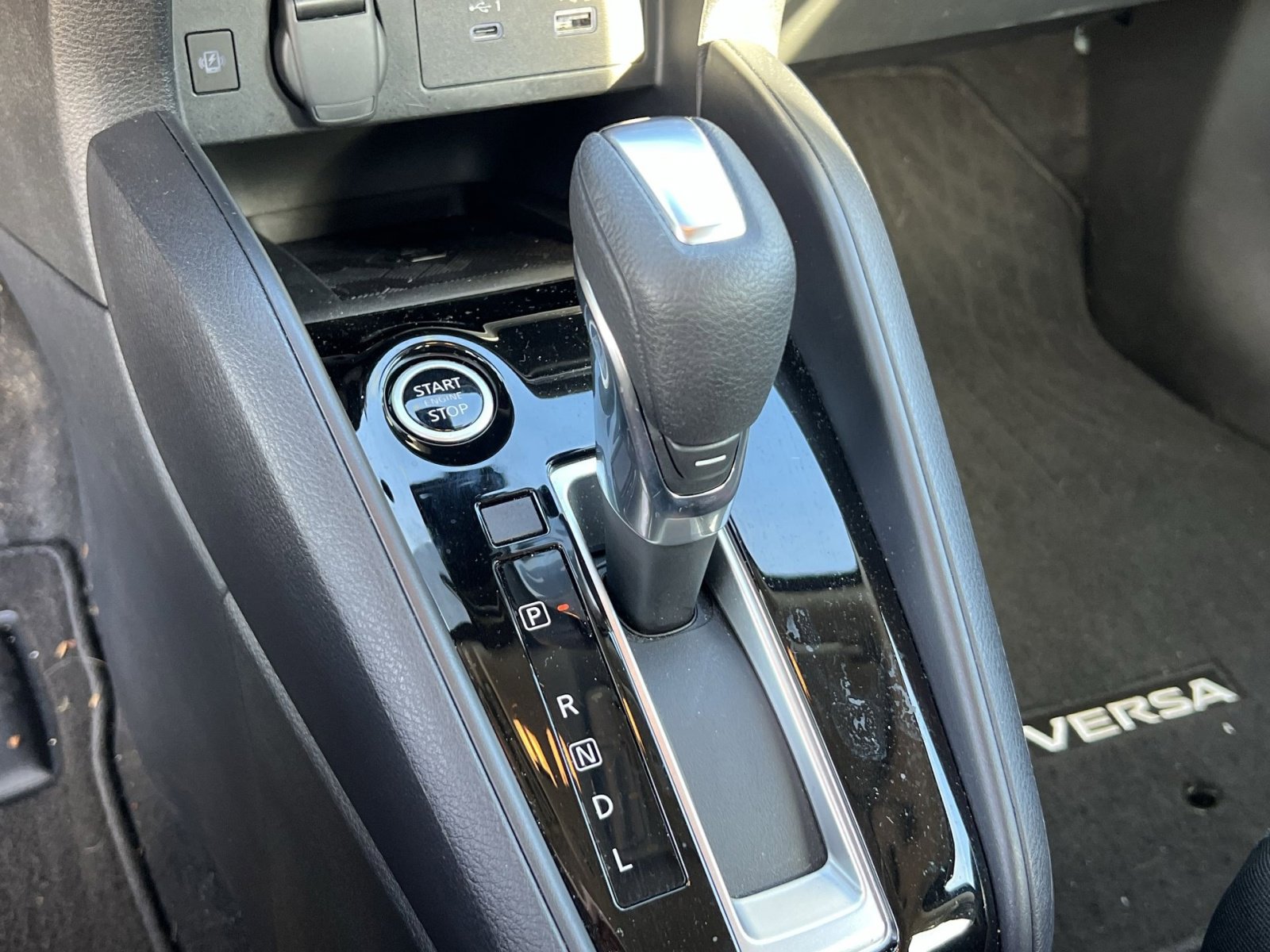 Used 2024 Nissan Versa SR w/ Trunk Package image 20