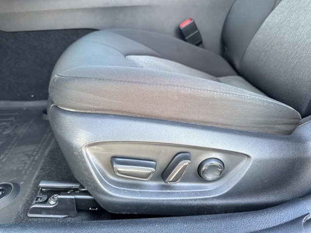 Used 2020 Toyota Camry LE image 10