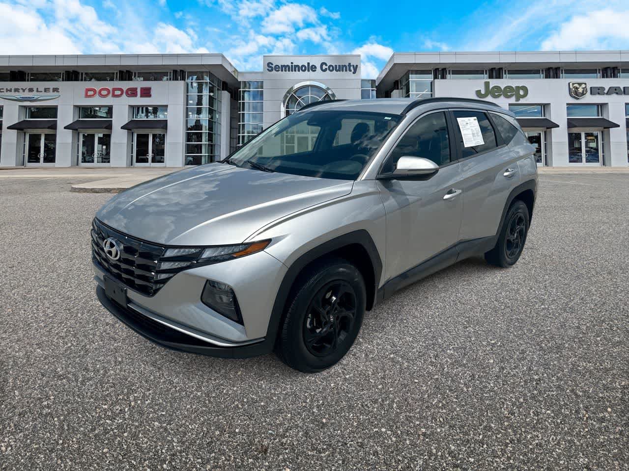Used 2022 Hyundai Tucson SEL w/ Winter Package AWD/4WD image 4