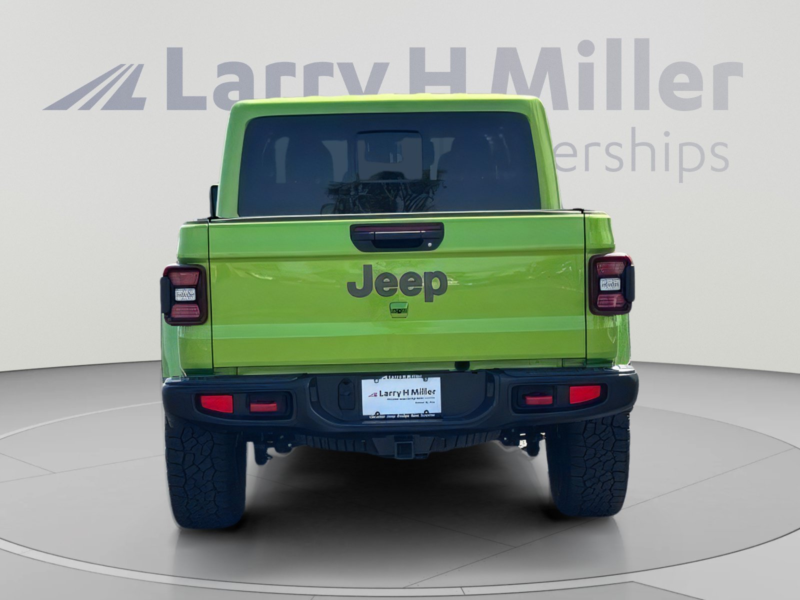 Used 2025 Jeep Gladiator Rubicon w/ Steel Bumper Group AWD/4WD image 5