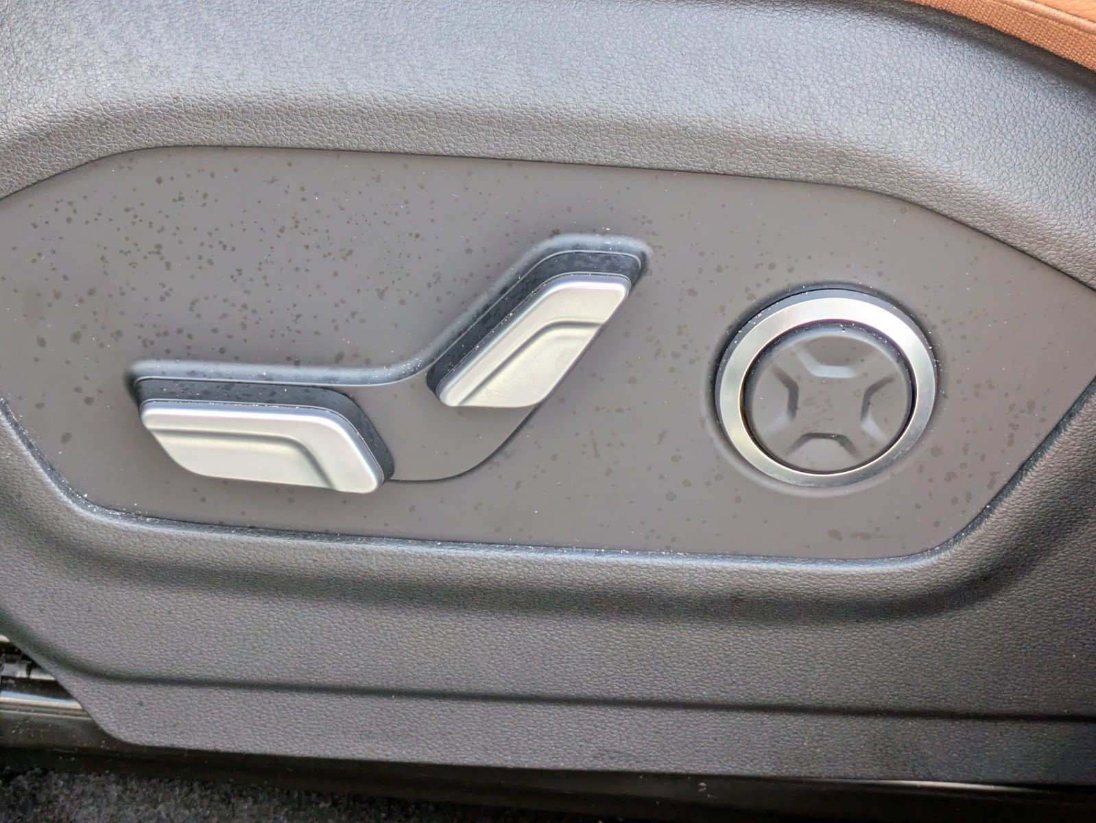 Used 2024 Hyundai Santa Fe Limited FWD image 18