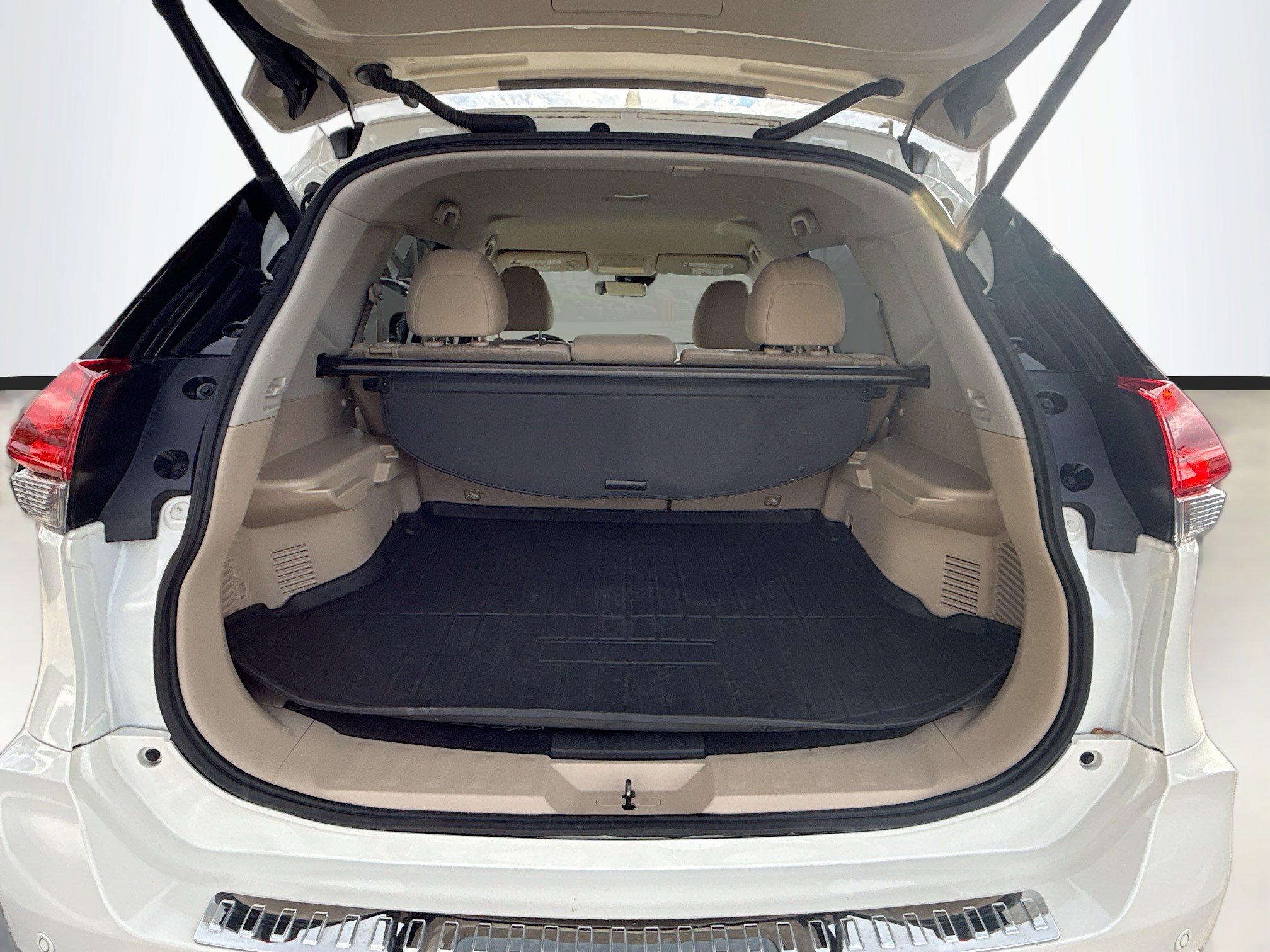 Used 2020 Nissan Rogue SV image 13