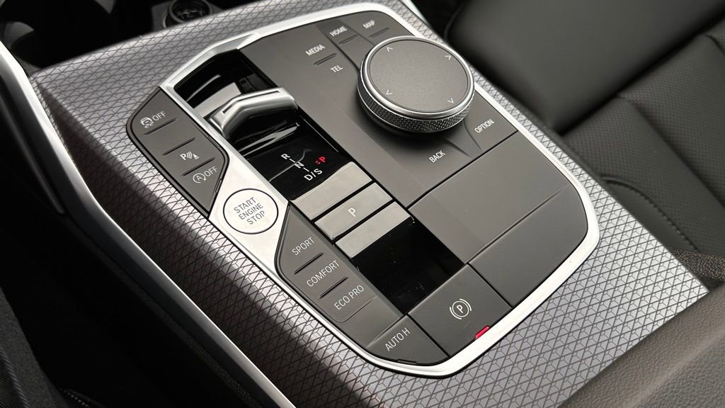 New 2026 BMW 330i Sedan w/ M Sport Package image 40