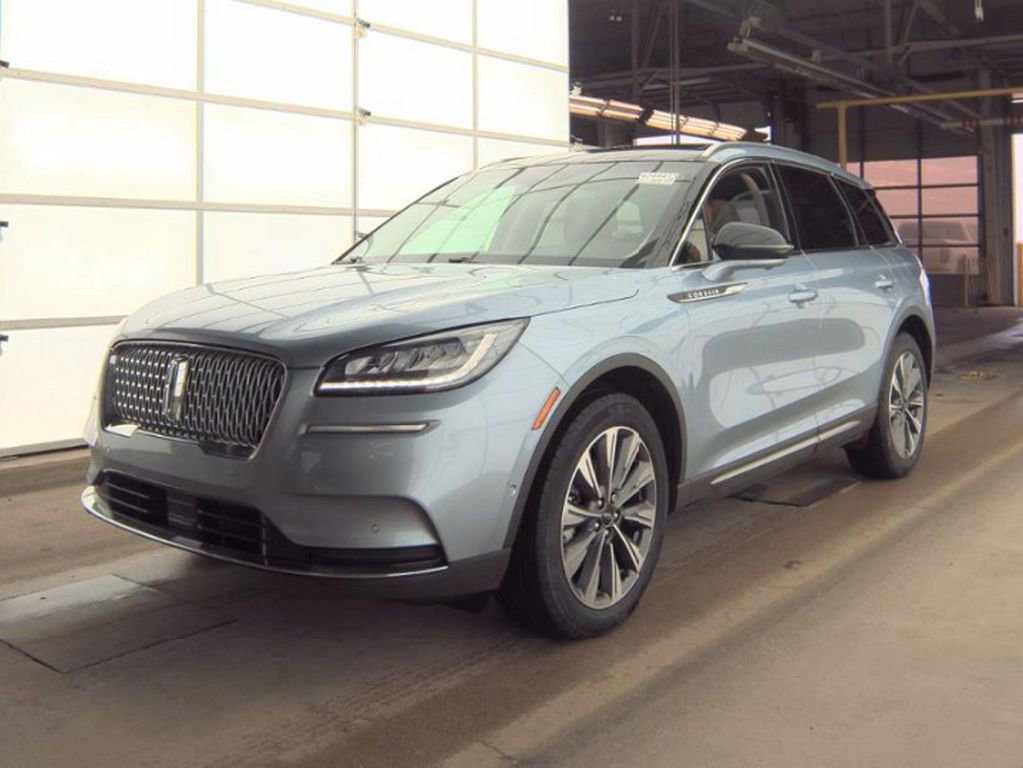 Used 2022 Lincoln Corsair Reserve w/ Equipment Group 201A image 2