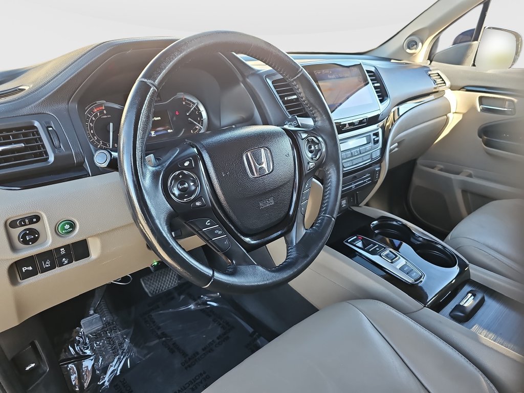 Used 2017 Honda Pilot Touring image 9