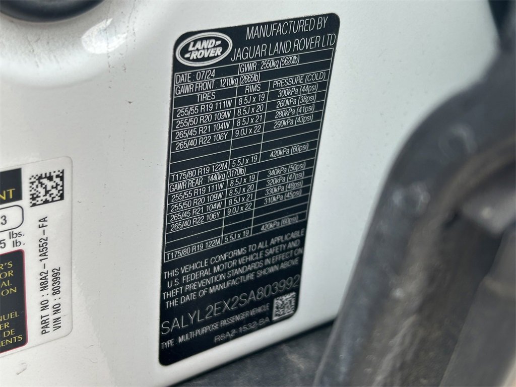 Used 2025 Land Rover Range Rover Velar Dynamic SE image 12