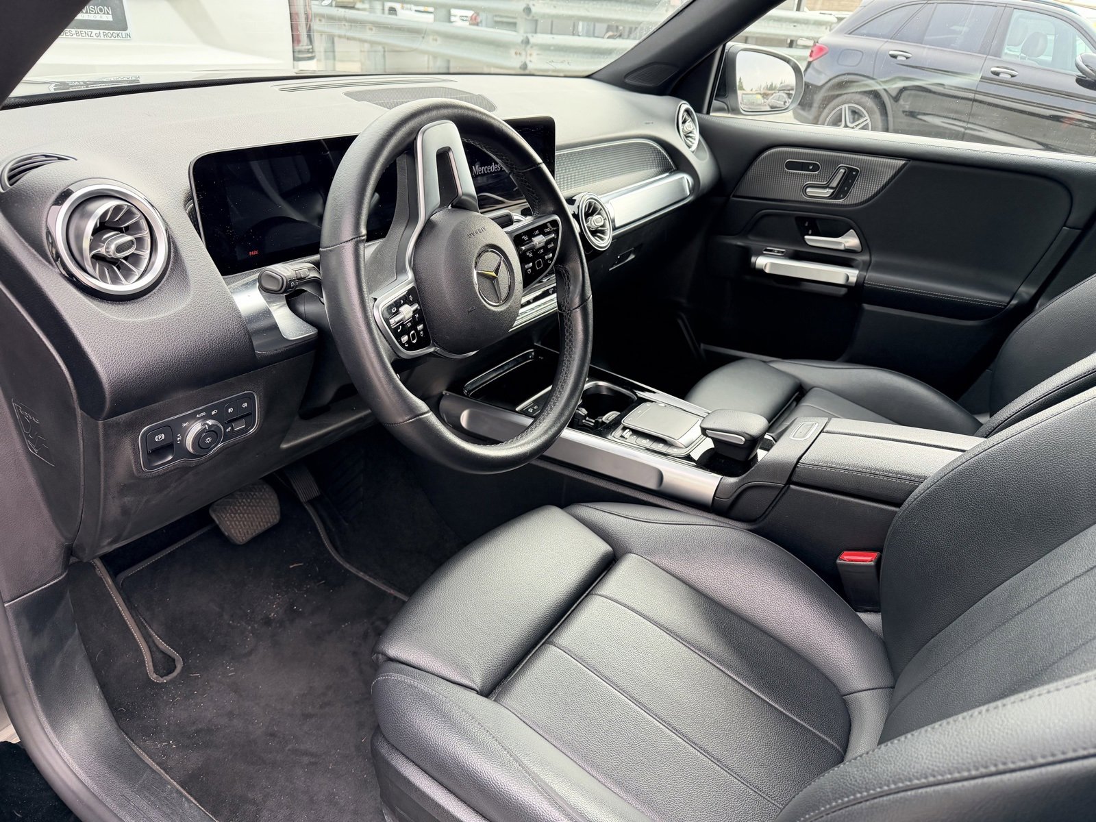 Used 2021 Mercedes-Benz GLB 250 image 2