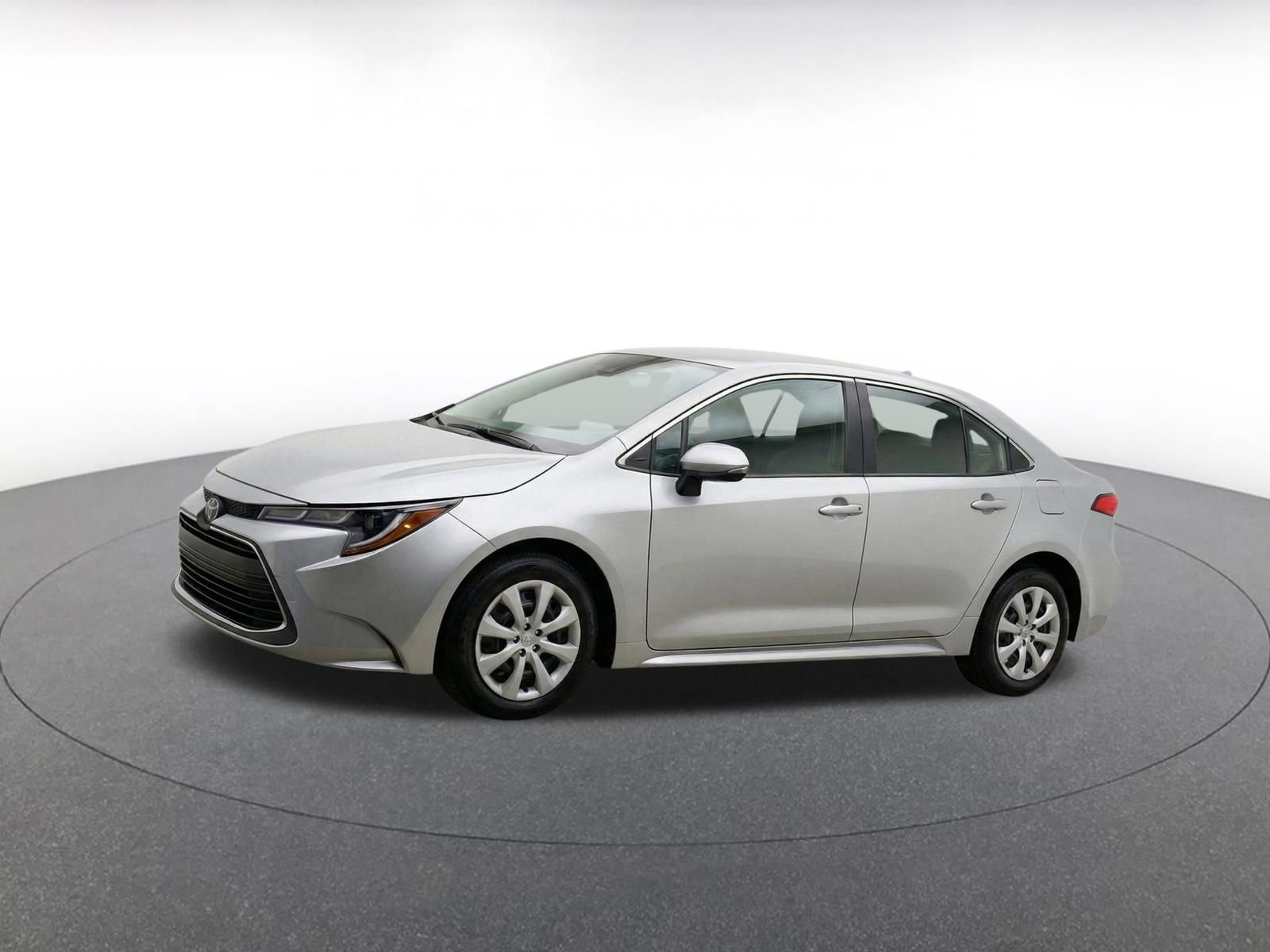 Used 2025 Toyota Corolla LE FWD image 3