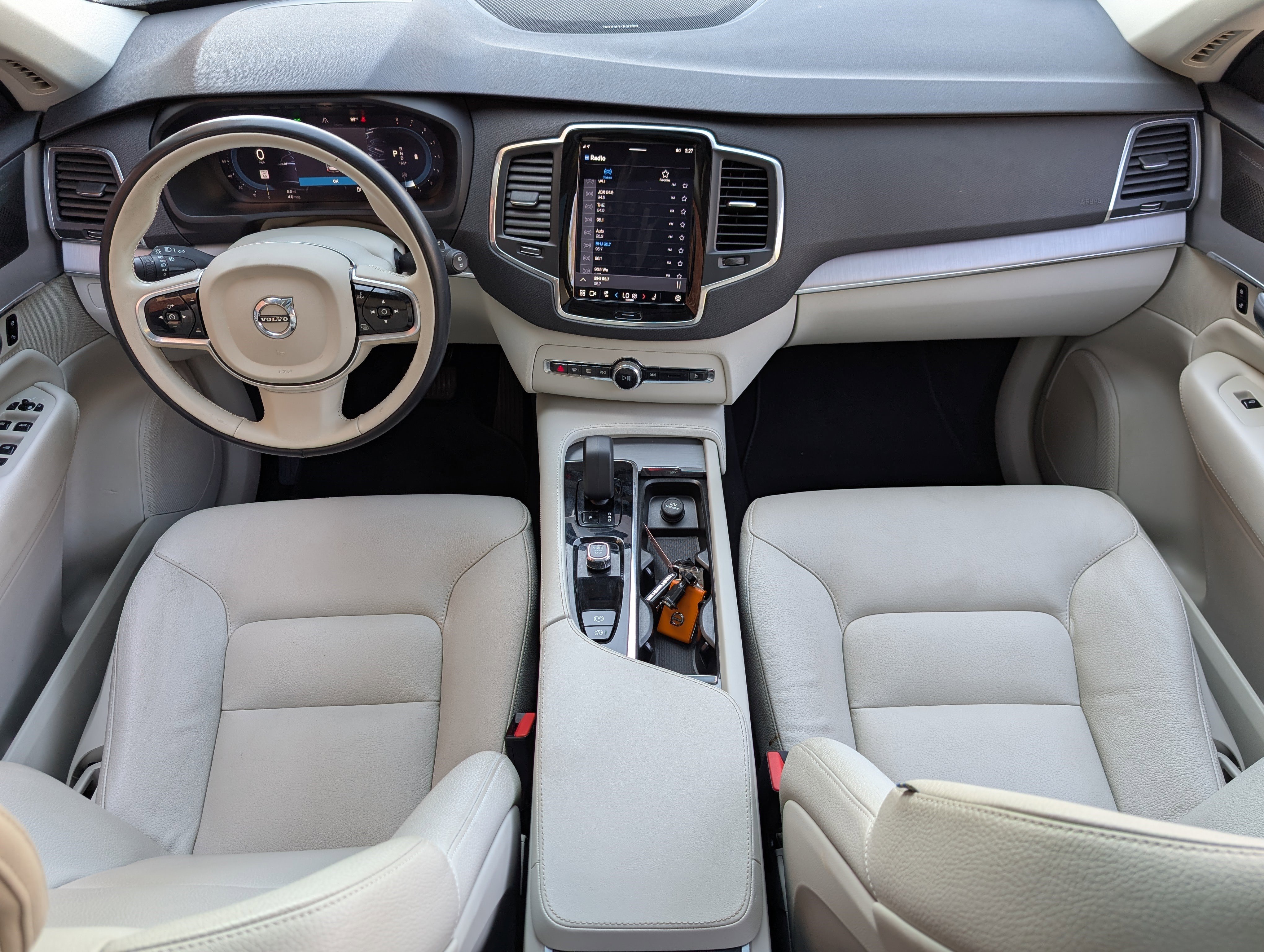 Used 2023 Volvo XC90 B5 Core image 23