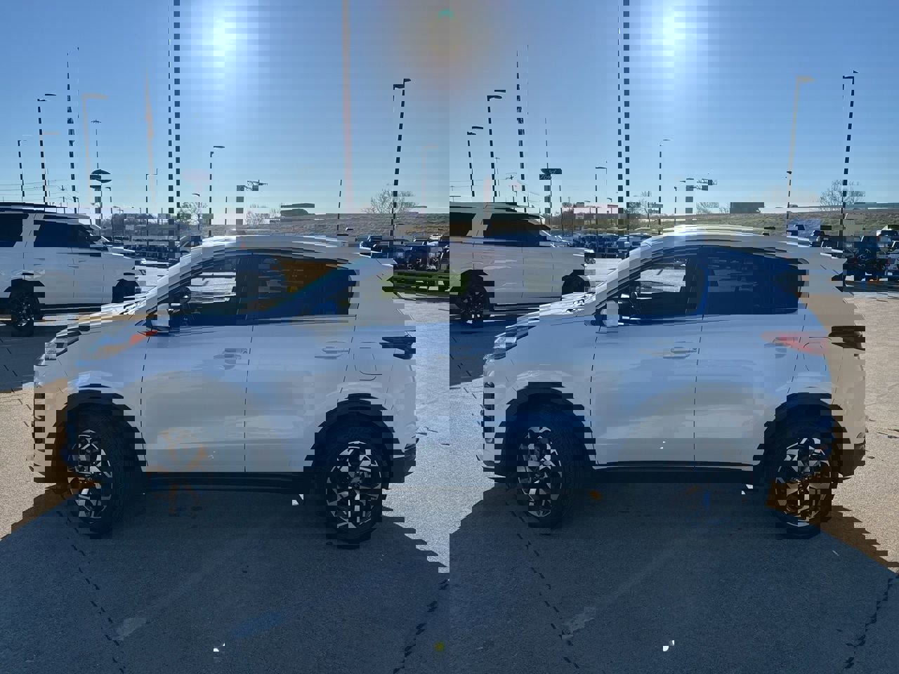 Used 2022 Kia Sportage LX image 3