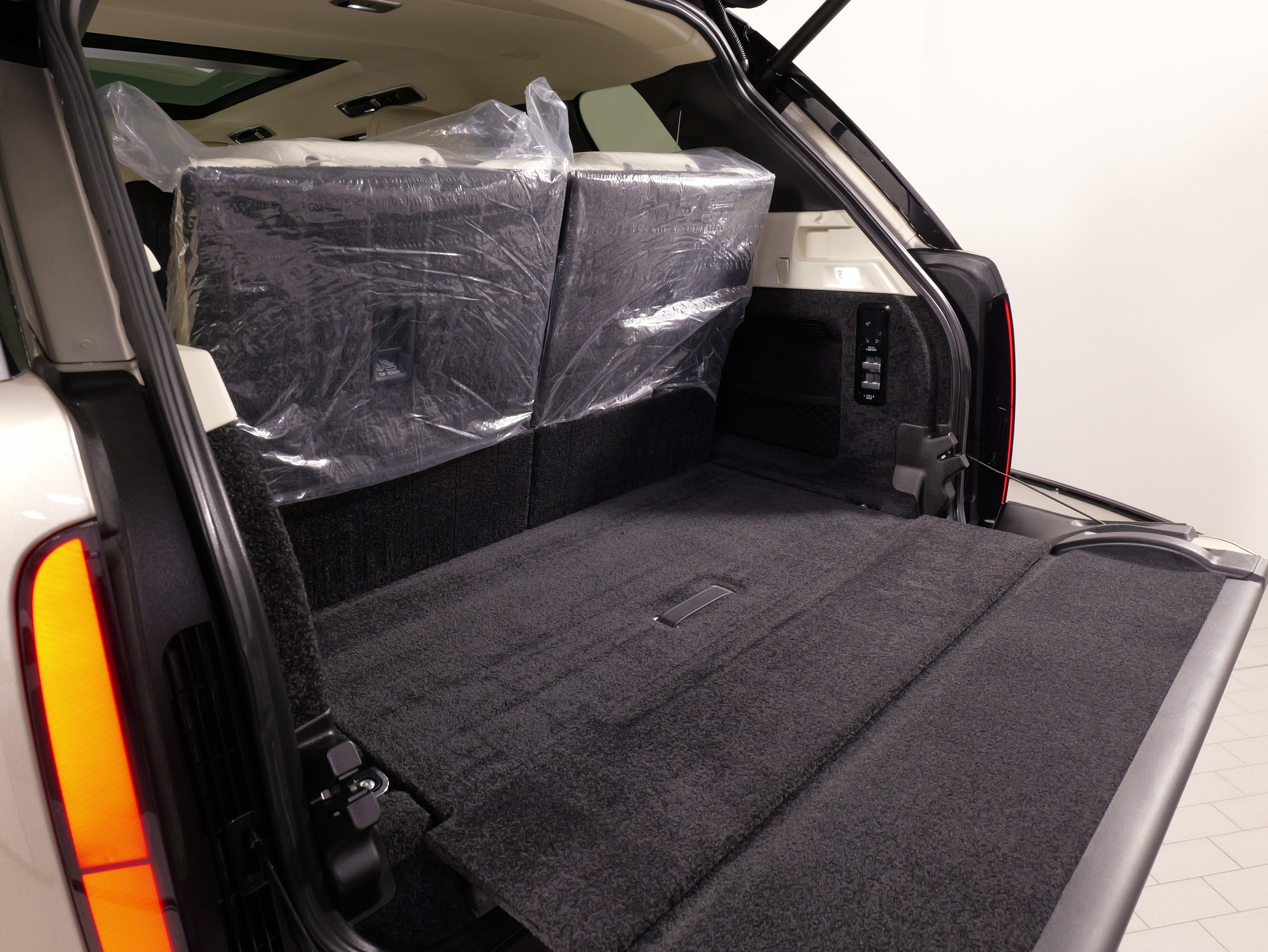 Used 2025 Land Rover Range Rover Long Wheelbase SE image 41