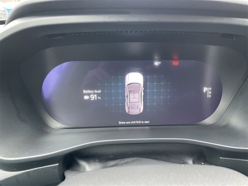 Used 2023 Volvo C40 Recharge Core image 17