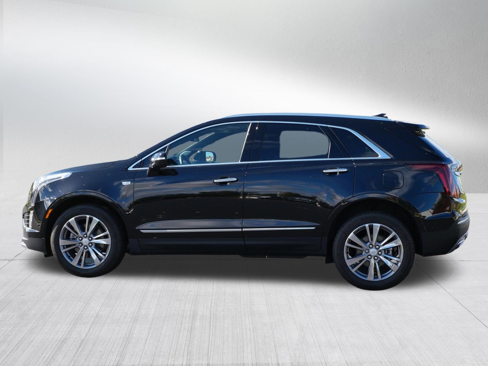 Used 2026 Cadillac XT5 Premium Luxury w/ LPO, Floor Liner Package AWD/4WD image 4
