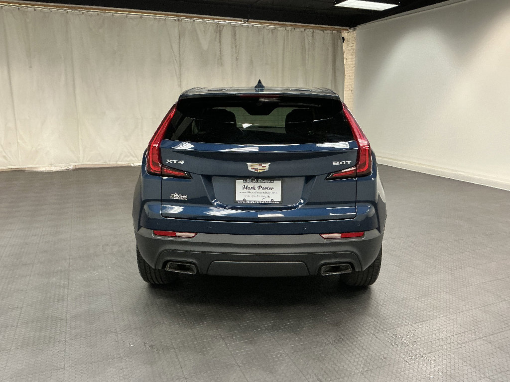Used 2019 Cadillac XT4 Luxury w/ Cold Weather Package FWD image 4