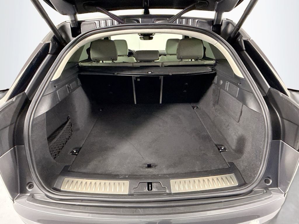 Used 2023 Land Rover Range Rover Velar R-Dynamic S image 28