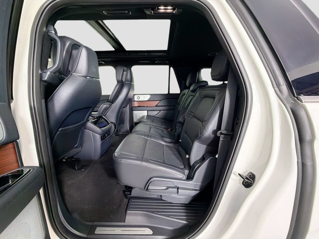Certified 2023 Lincoln Navigator L Reserve RWD image 25