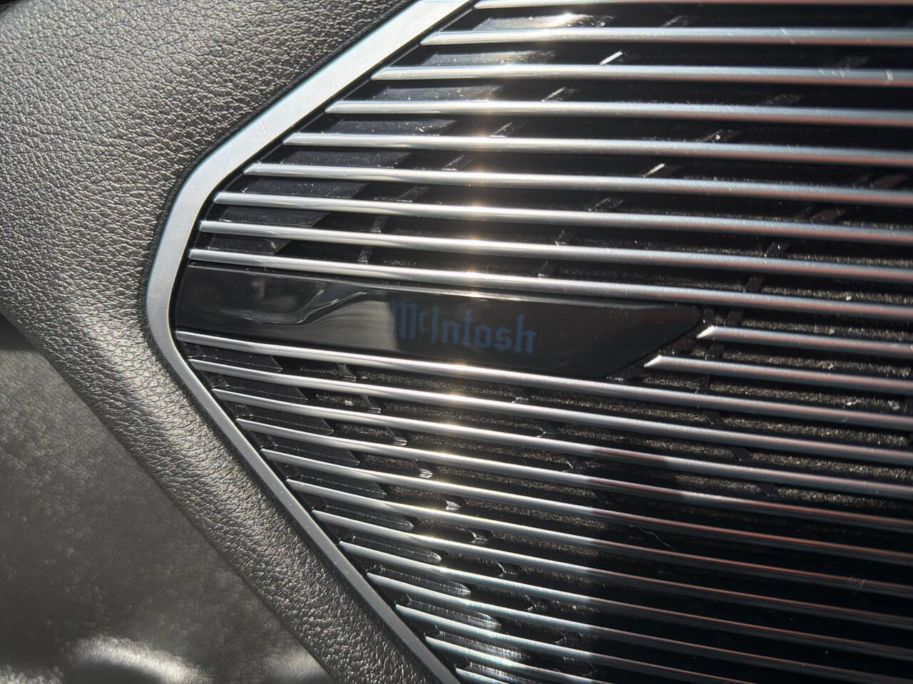 Used 2023 Jeep Grand Cherokee Overland w/ Luxury Tech Group IV image 46