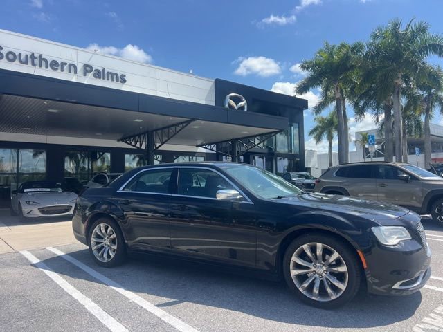 Used 2019 Chrysler 300 Touring w/ Chrome Appearance Package RWD image 6