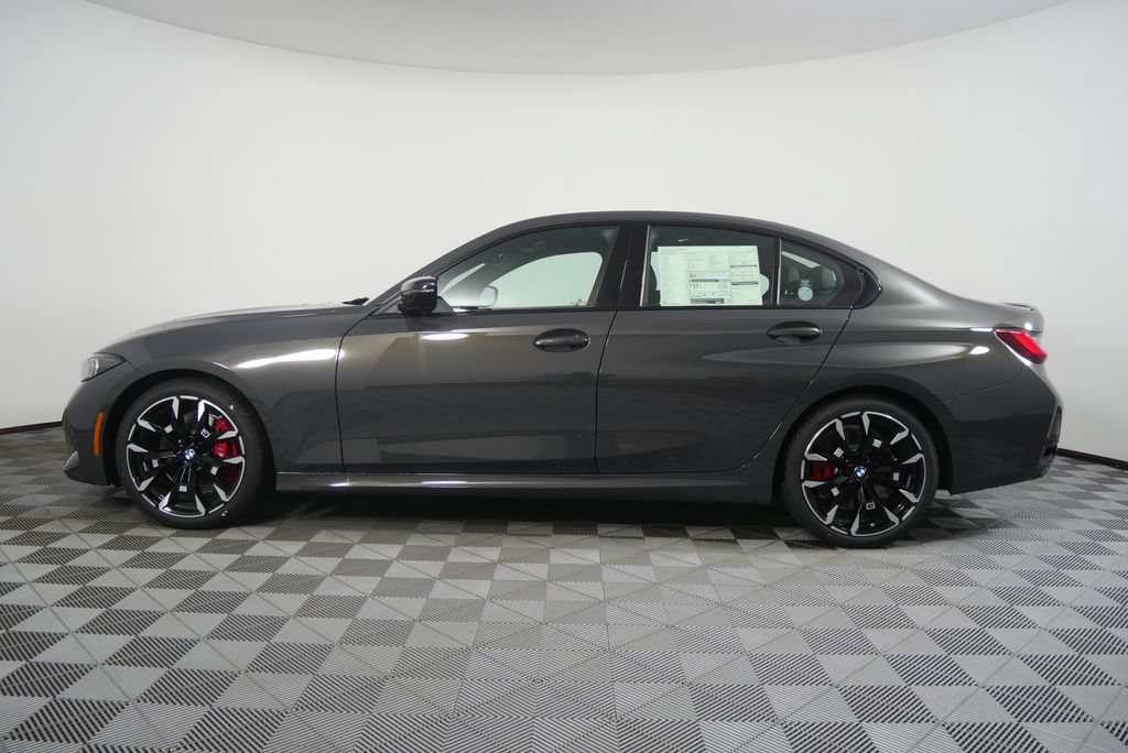 Used 2026 BMW 330i Sedan w/ M Sport Package RWD image 2