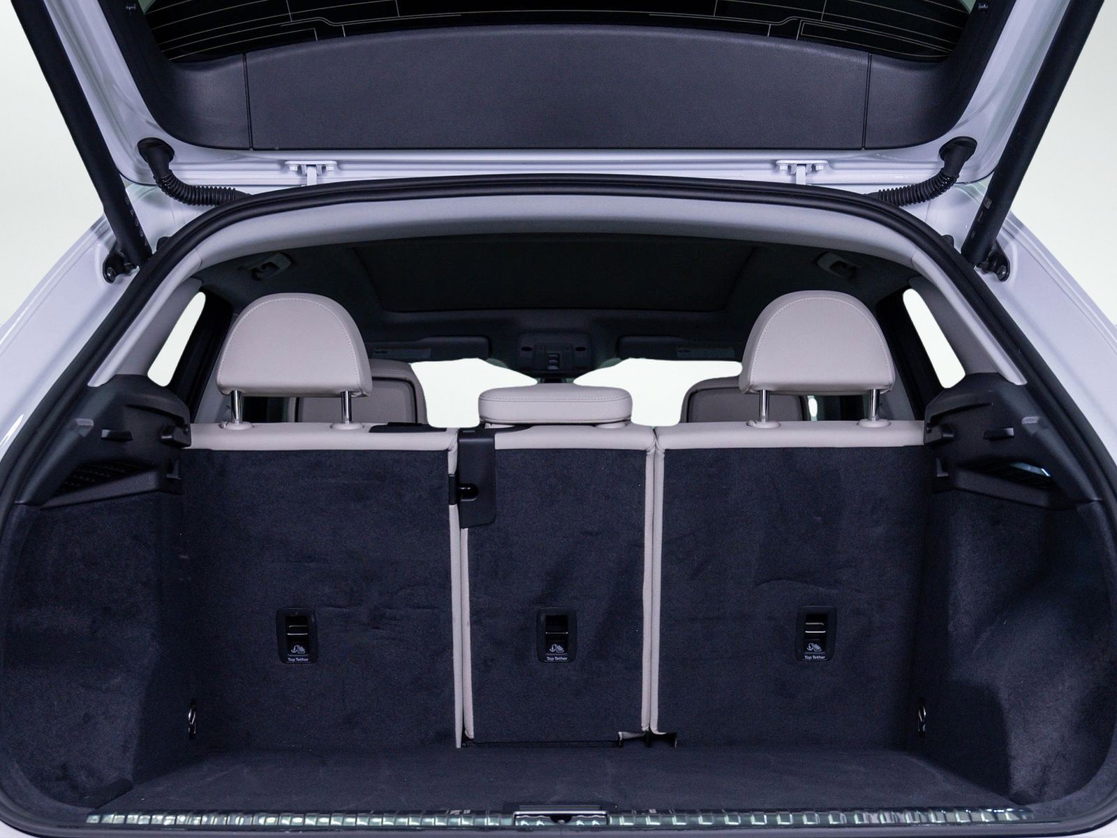 Used 2024 Audi Q3 2.0T Premium Plus w/ Premium Plus Package image 8