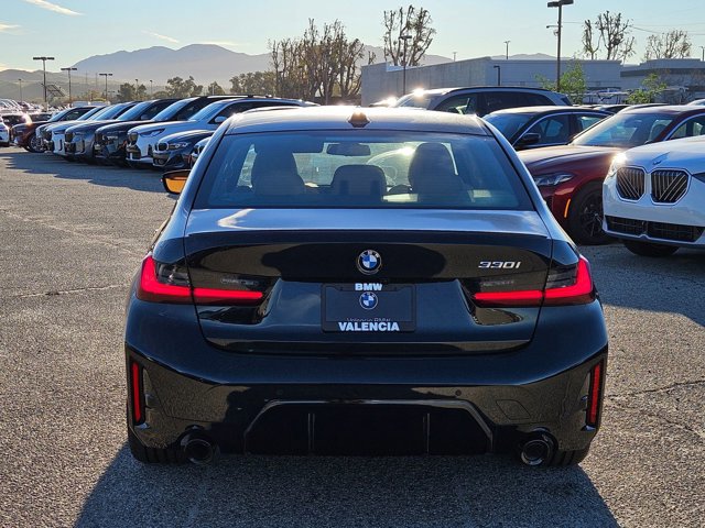 New 2026 BMW 330i Sedan w/ M Sport Package image 7