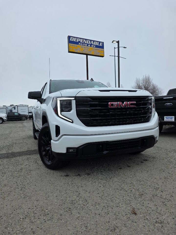 Used 2024 GMC Sierra 1500 Elevation AWD/4WD image 1