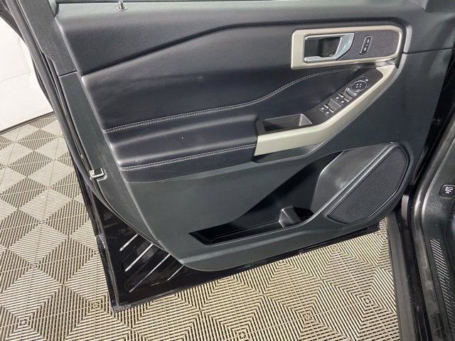 Used 2023 Ford Explorer XLT w/ Equipment Group 202A image 18