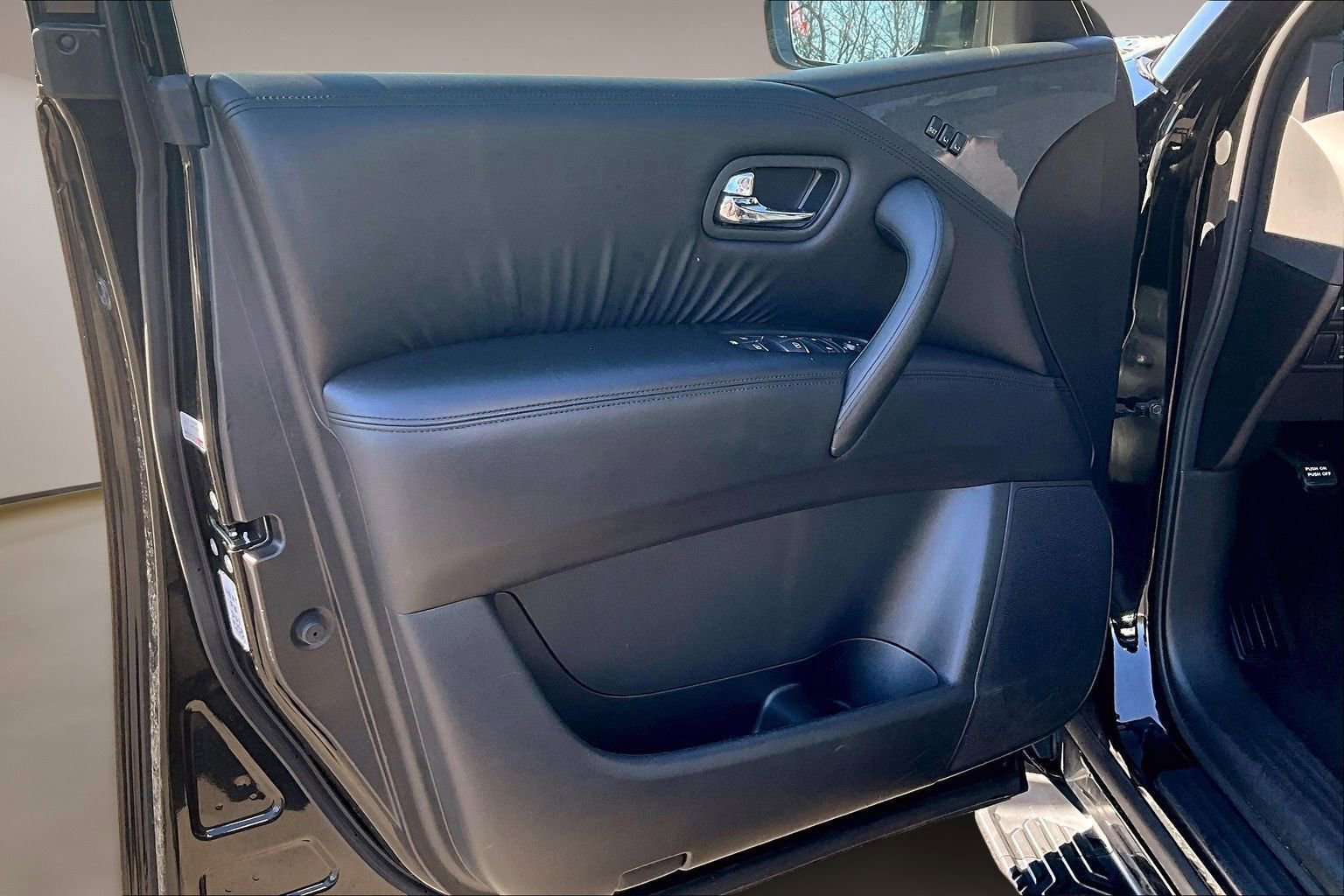 Used 2023 Nissan Armada SL w/ Midnight Edition Package image 20