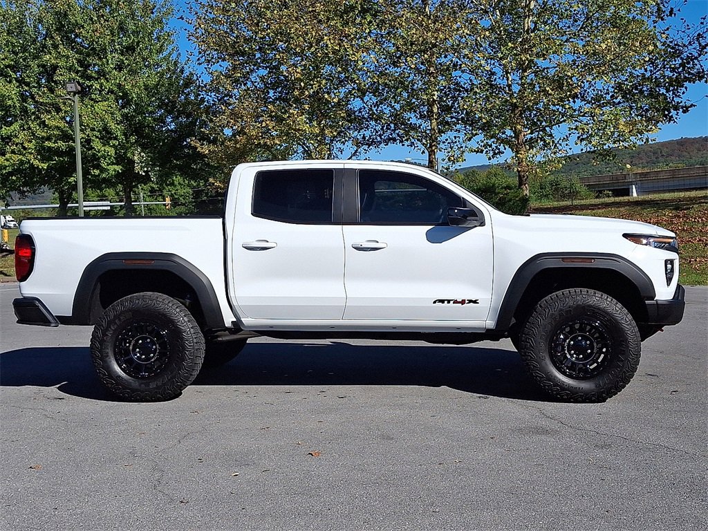 Used 2024 GMC Canyon AT4X w/ AT4X AEV Edition image 10