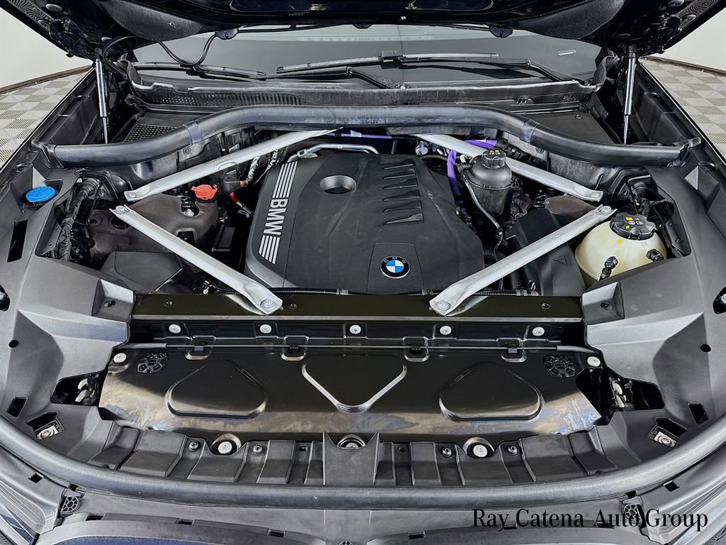 Certified 2024 BMW X7 xDrive40i w/ Executive Package image 33