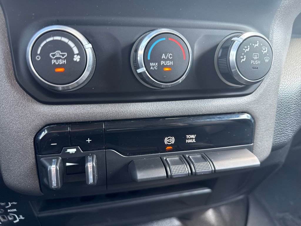 Used 2019 RAM 3500 Tradesman w/ Chrome Appearance Group image 21