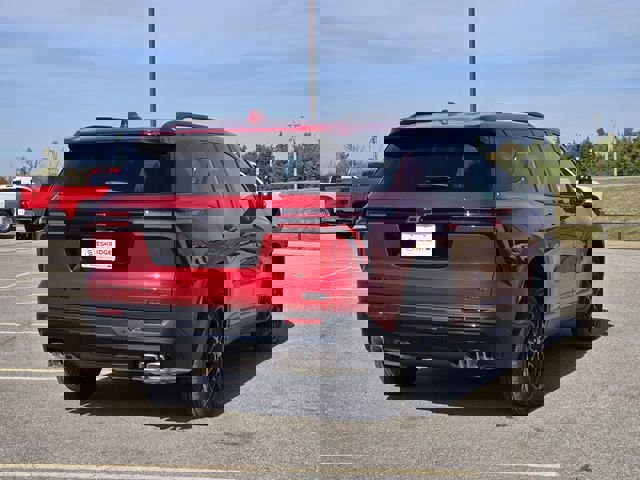 New 2026 Chevrolet Traverse LT w/ Midnight/Sport Edition image 4