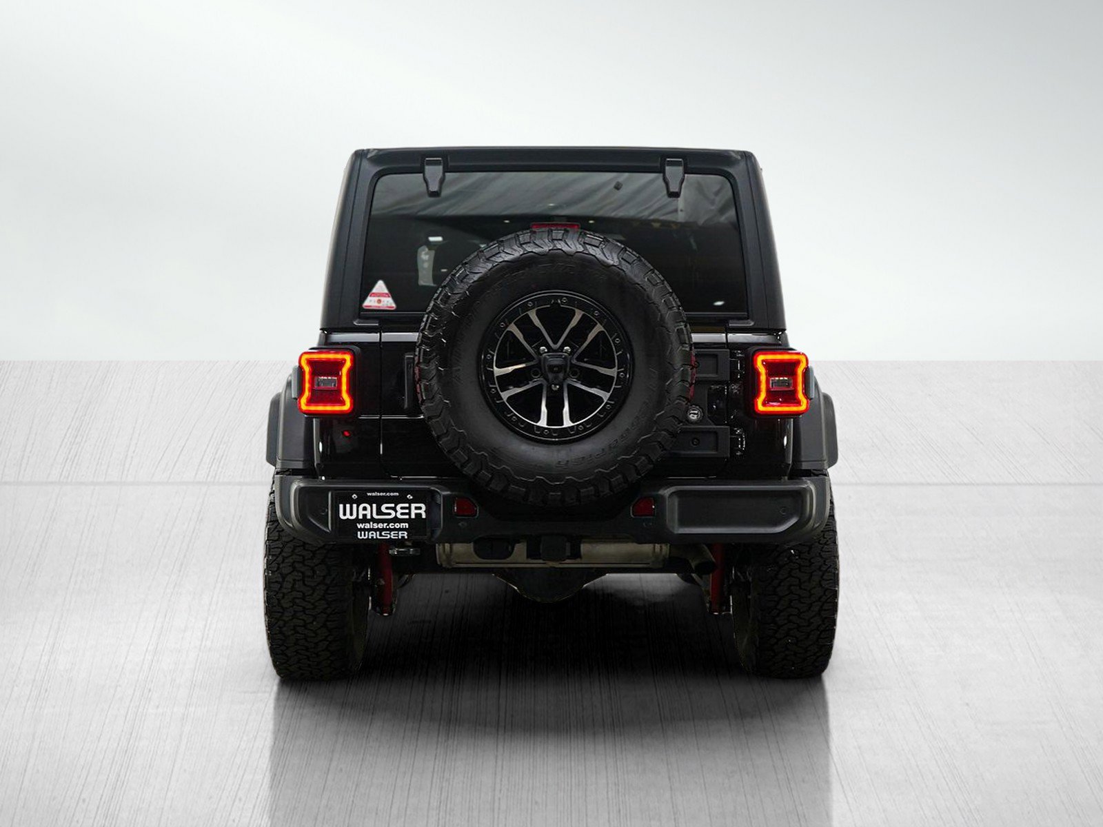 Used 2024 Jeep Wrangler Willys AWD/4WD image 4