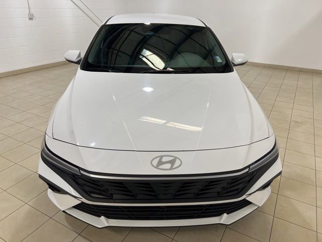 Used 2024 Hyundai Elantra SEL image 9