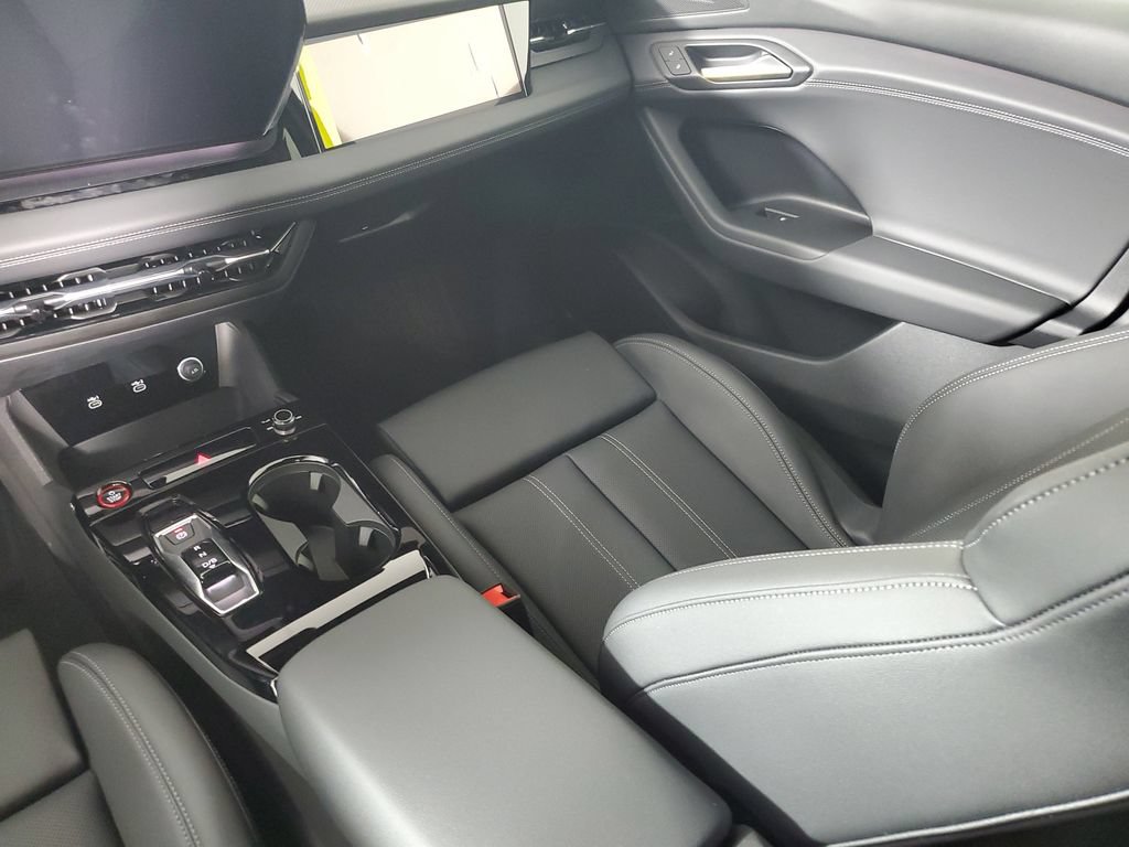 New 2027 Audi SQ6 e-tron Premium Plus AWD/4WD image 16