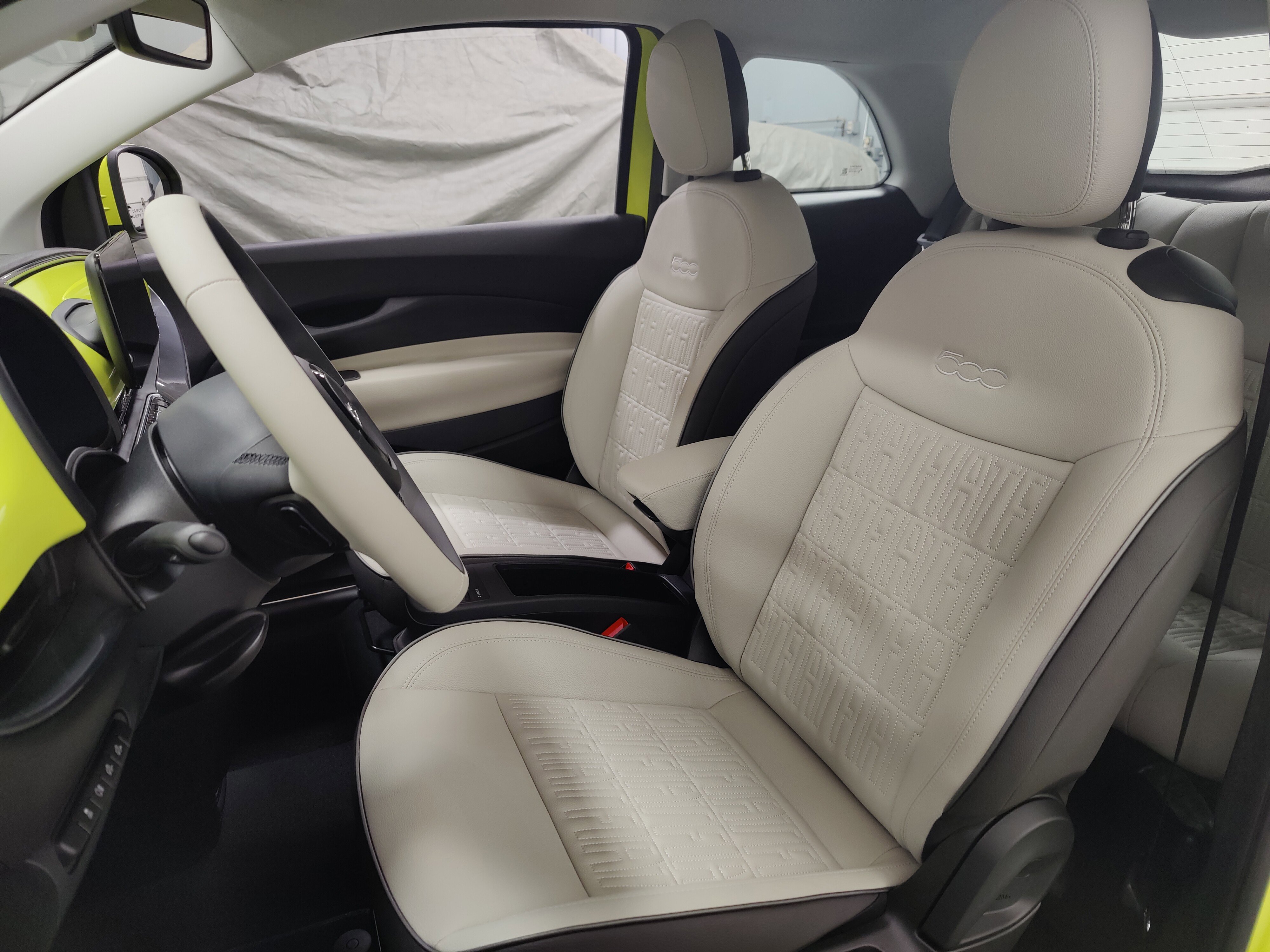 New 2025 FIAT 500 e w/ Quick Order Package 21B Icona image 9