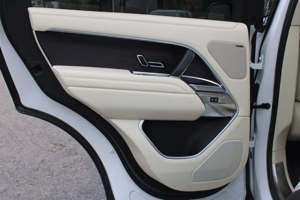 Used 2023 Land Rover Range Rover SE image 36