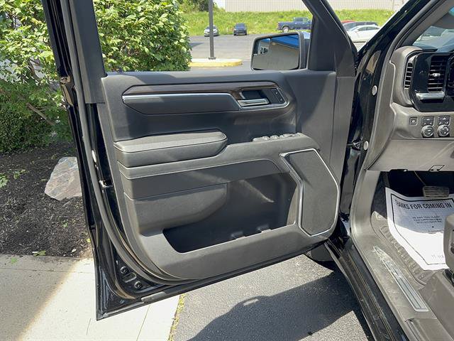 Used 2024 Chevrolet Silverado 1500 LT AWD/4WD image 9