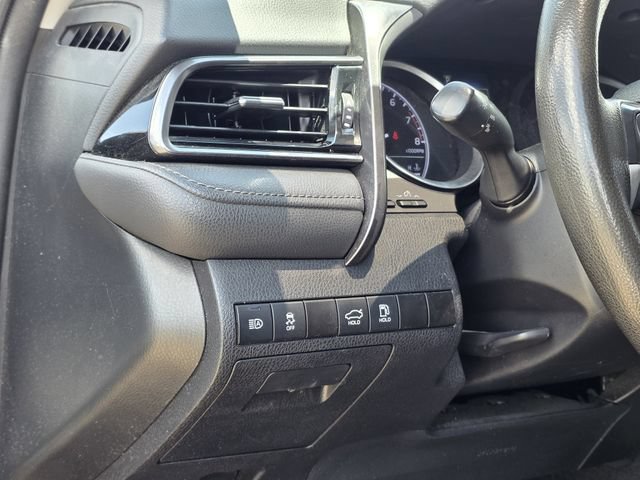 Used 2022 Toyota Camry LE FWD image 17