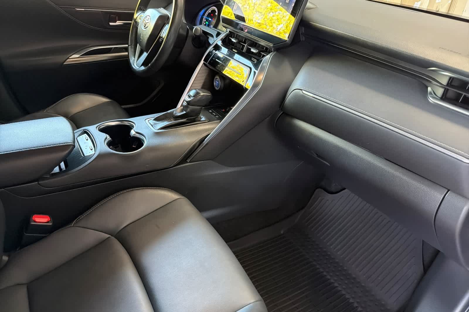 Used 2022 Toyota Venza XLE AWD/4WD image 17