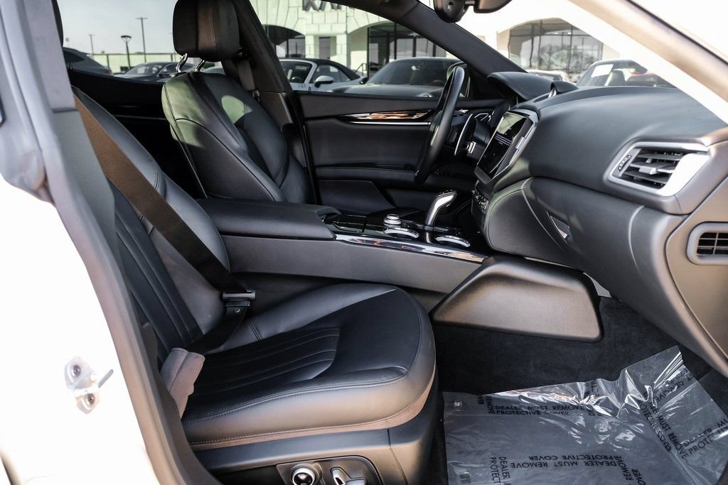 Used 2023 Maserati Ghibli Modena RWD image 33