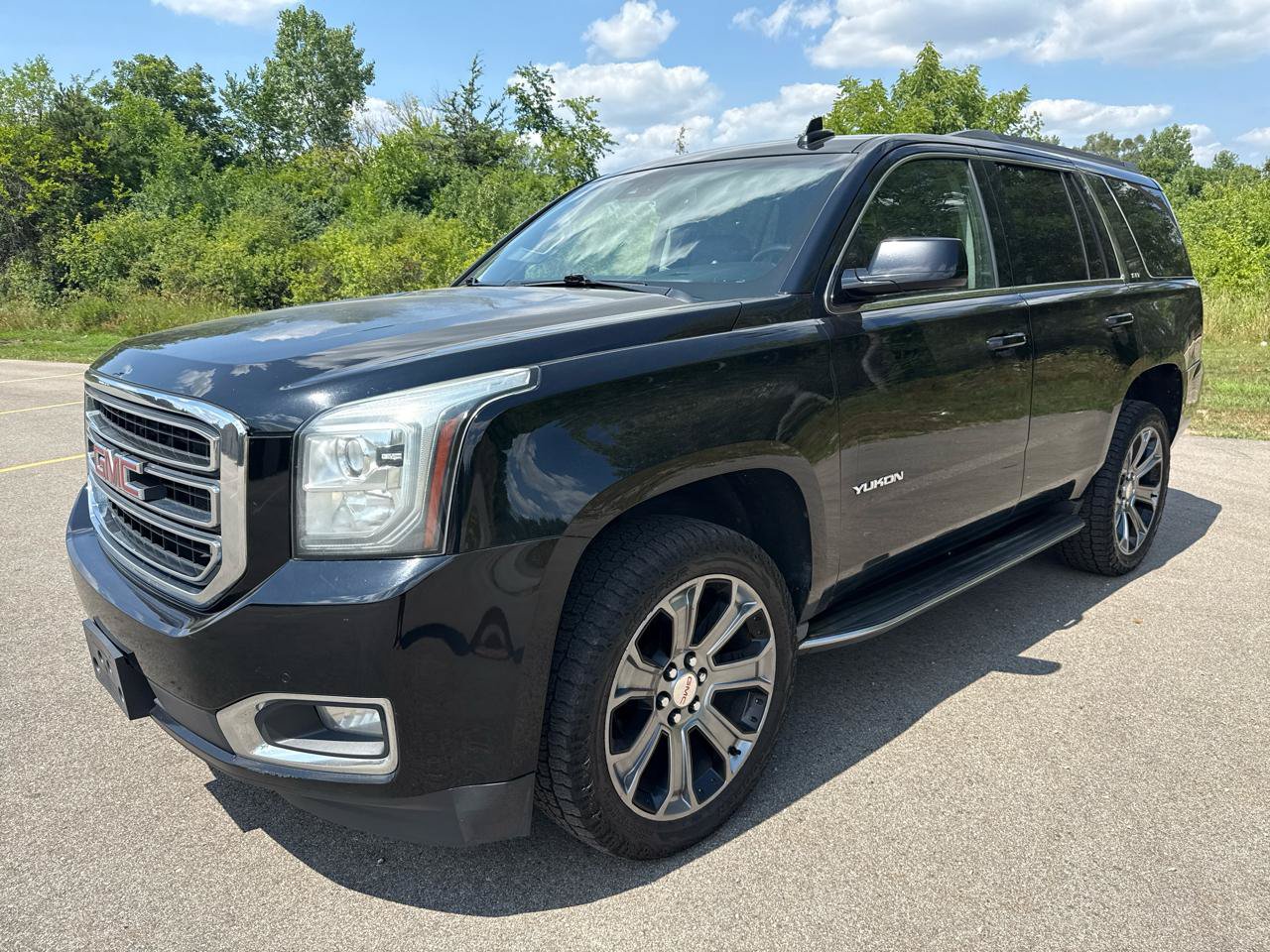 Used 2015 GMC Yukon SLT AWD/4WD image 1