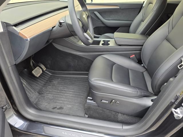 Used 2024 Tesla Model Y Long Range AWD/4WD image 16