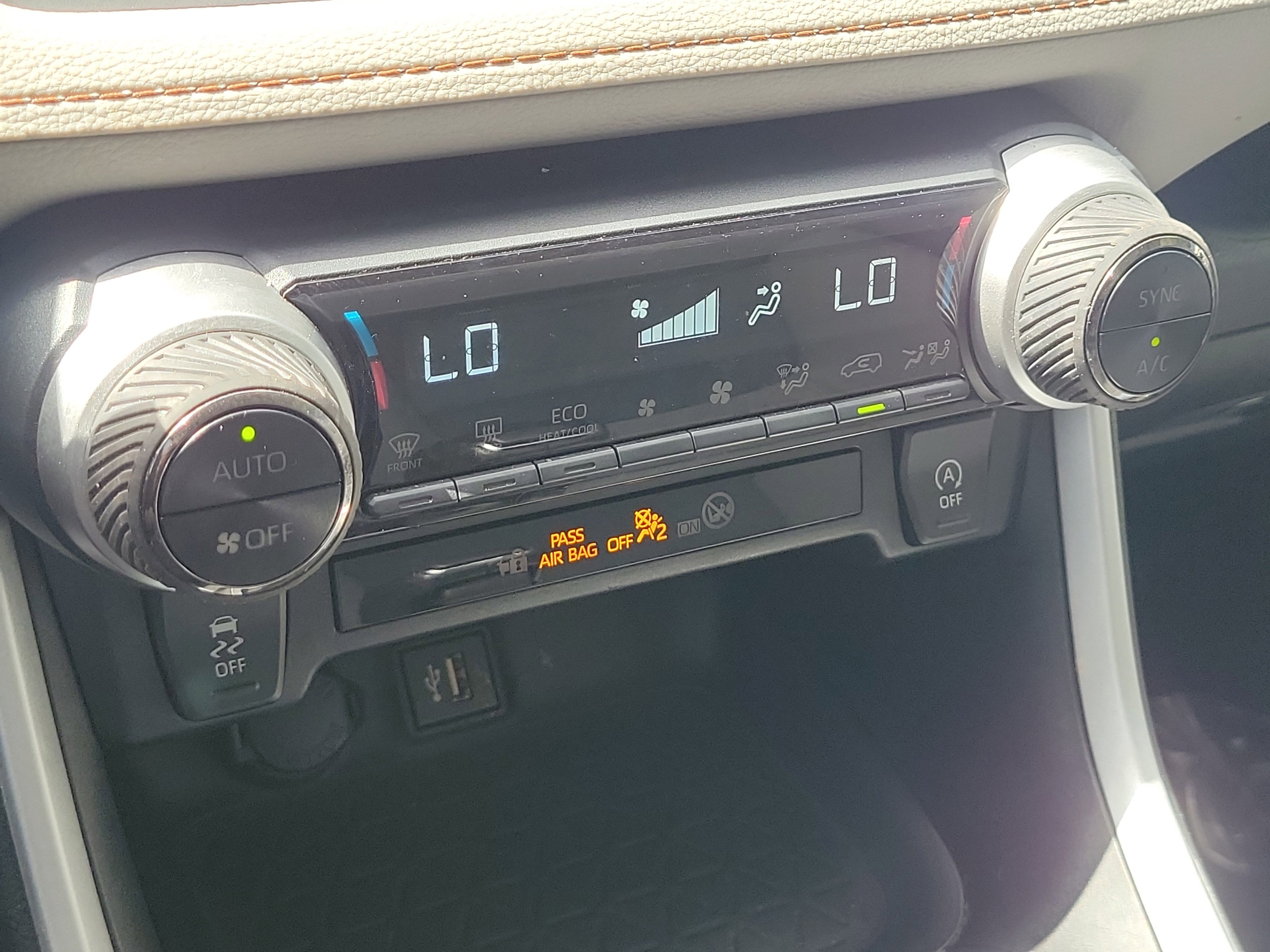 Used 2024 Toyota RAV4 XLE Premium AWD/4WD image 30